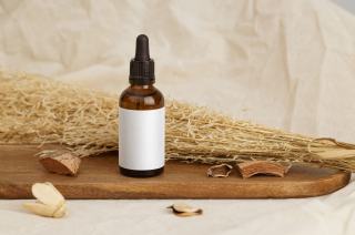 Huile de jojoba et huile de rose musquée comparées par type de peau
