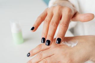 Prendre soin d'une peau sèche en hiver, du visage au corps